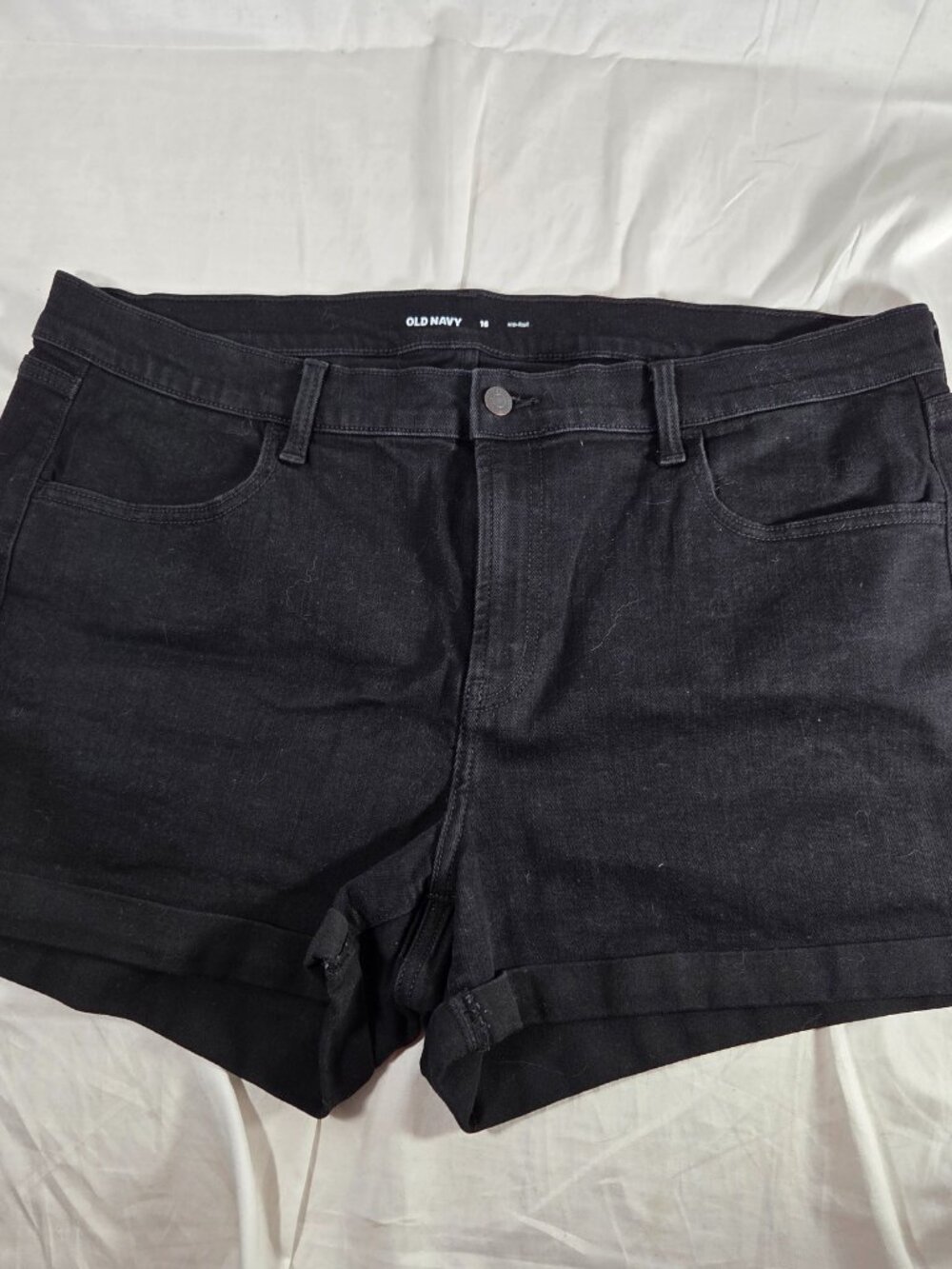 Old Navy Black Denim Mid-Rise Cuffed Jean Shorts Size 16